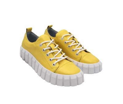 Кроссовки Sandalik для девочек жёлтого цвета на высокой подошве.