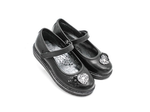 Туфли Sandalik для девочек чёрные с сердечками Фото 1