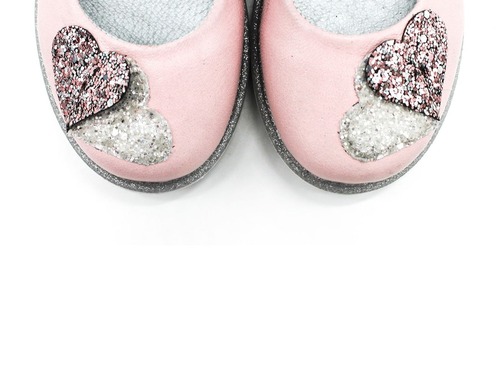 Туфли Sandalik для девочек цвета пудры с сердечком. Фото 3