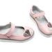 Туфли Sandalik для девочек цвета пудры с сердечком.