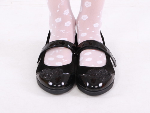Туфли Sandalik для девочек чёрные с сердечком лак. Фото 5