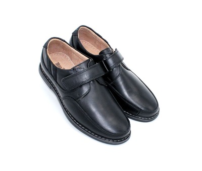 Туфли KangFu для мальчиков черного цвета на липучке.