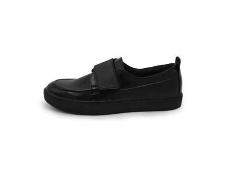 Туфли Sandalik для мальчиков черного цвета с липучкой. Фото 3