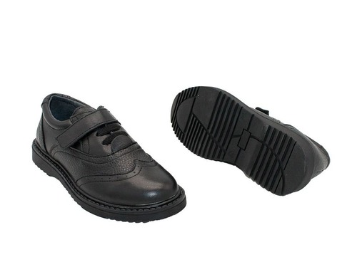 Туфли-оксфорды Sandalik для мальчиков черного цвета на липучке. Фото 2