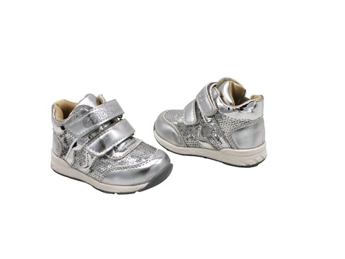 Кроссовки Clibee для девочек серебряного цвета утеплённые Фото 2